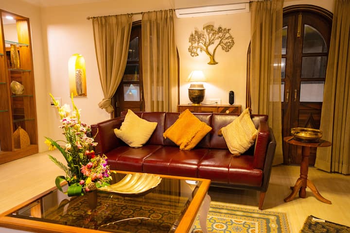 Living room image 8