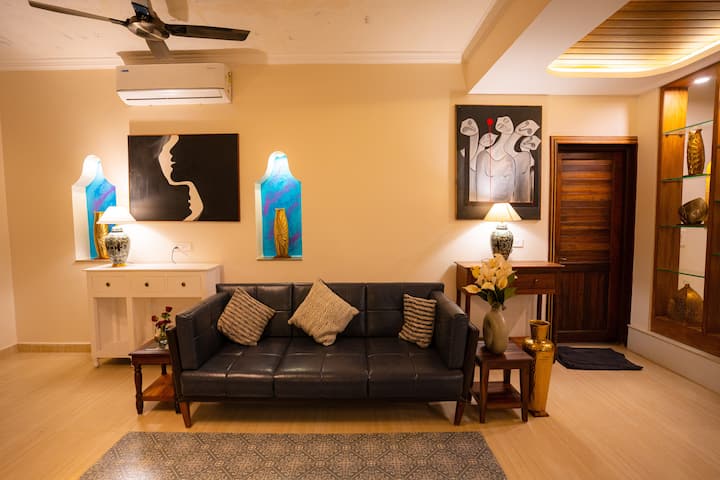 Living room image 5