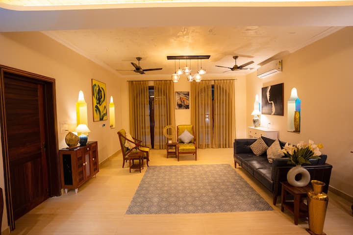 Living room image 11