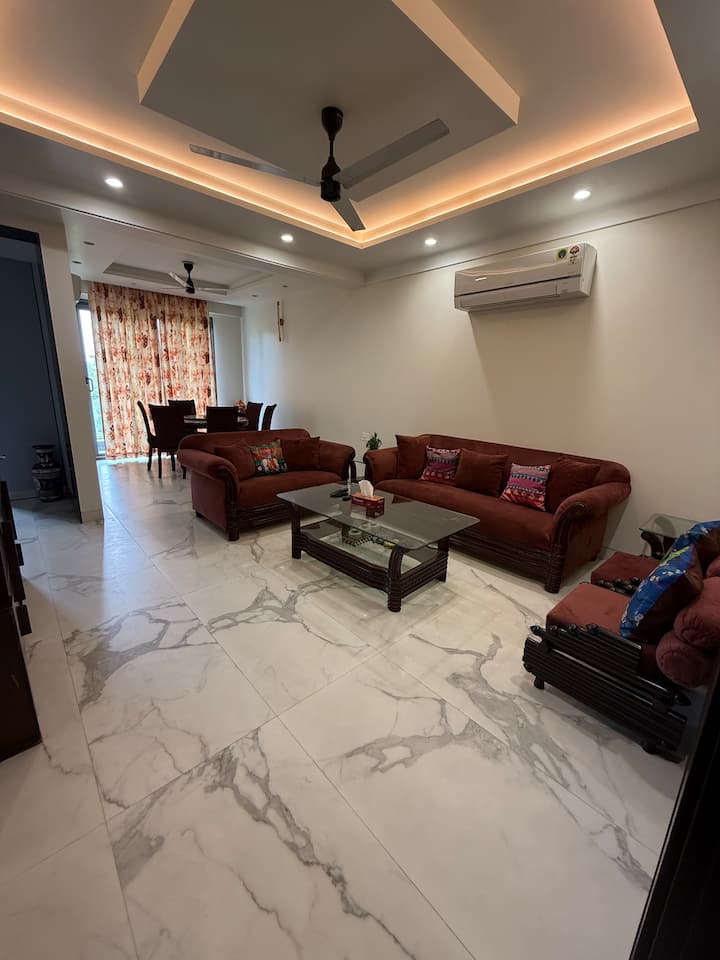 Cosy 2 Bedroom Apartment With Attached Bathrooms - Delhi