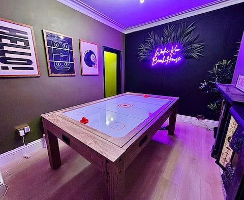 “Hot Tub, Games Room, 3 Bed, Central Beach House”
