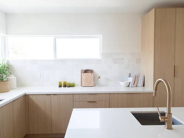 Spacious Hollywood Home w/ Amazing Views gallery image 5