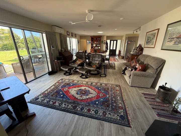Entire House Off Landing - Kerikeri