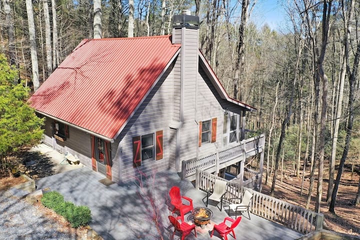 Escape To A Cabin Retreat In Blueridge, Ga - Blue Ridge, GA