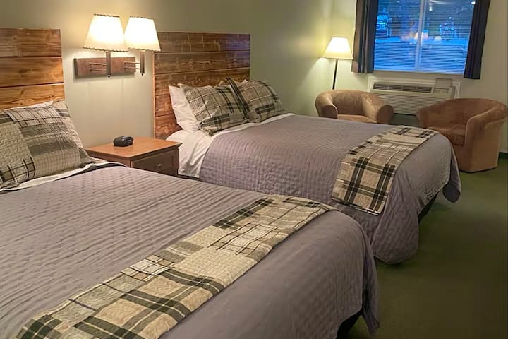 Lodge Room | Heated Pool, Hot Tub & Ski Access - Torch Lake, MI
