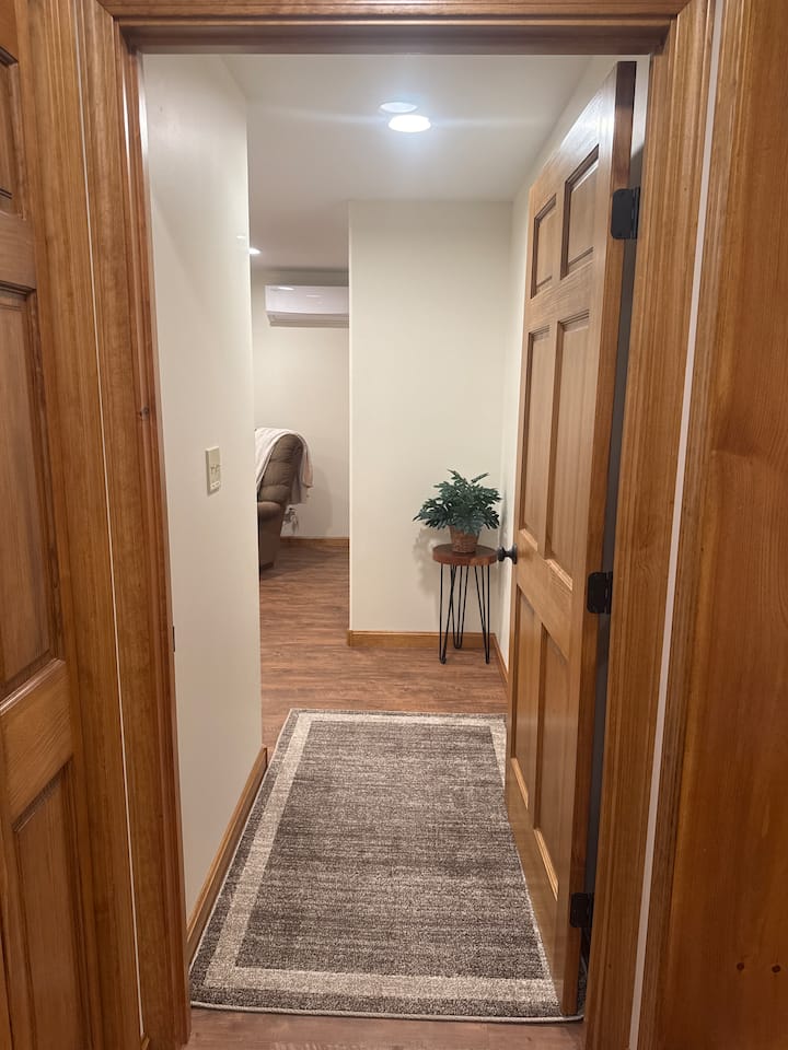 סוויטת חדר שינה ראשי בקומה הראשית