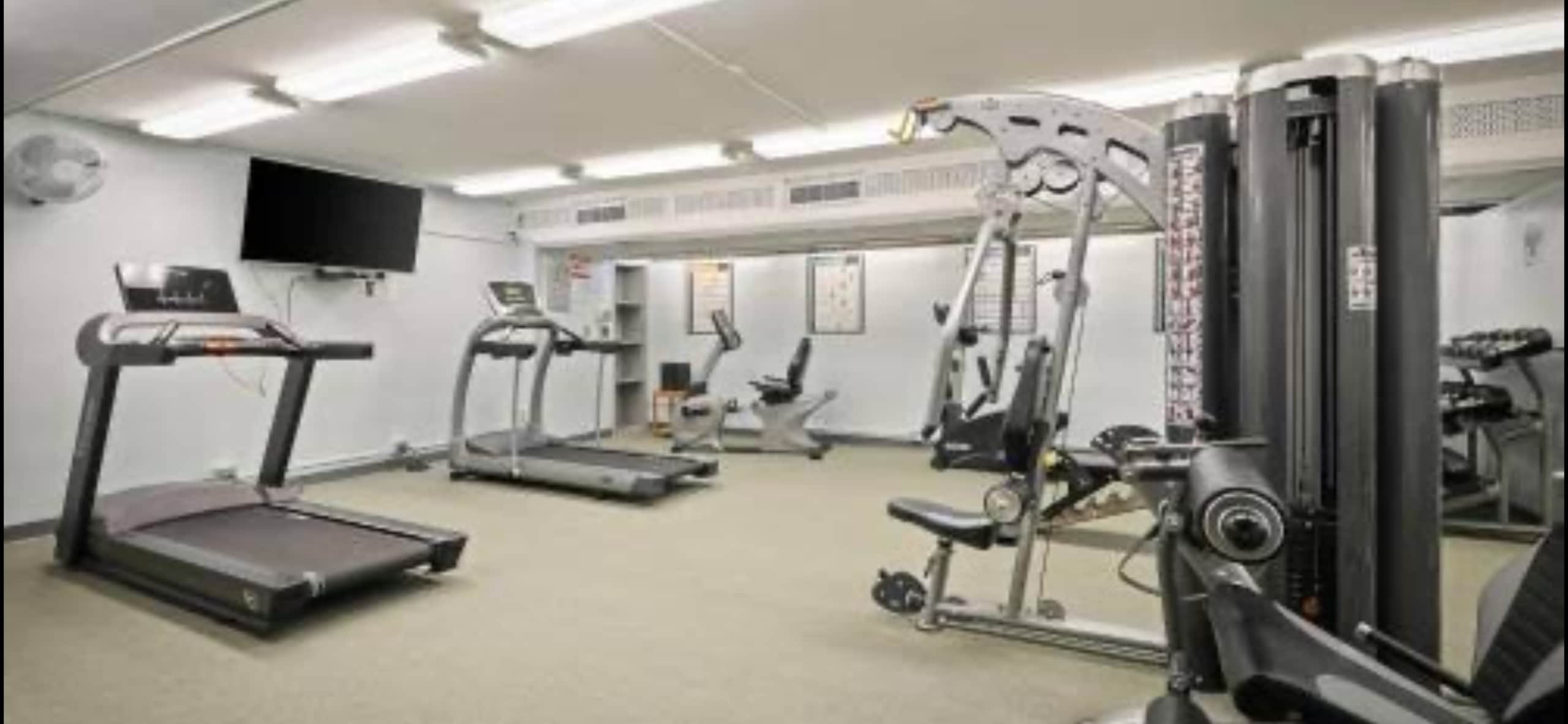 Condo in Honolulu · ★4.87 · 1 bedroom · 2 beds · 1 private bath - Image 53