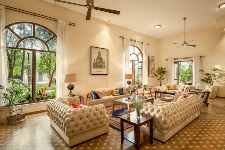 Living room image 4