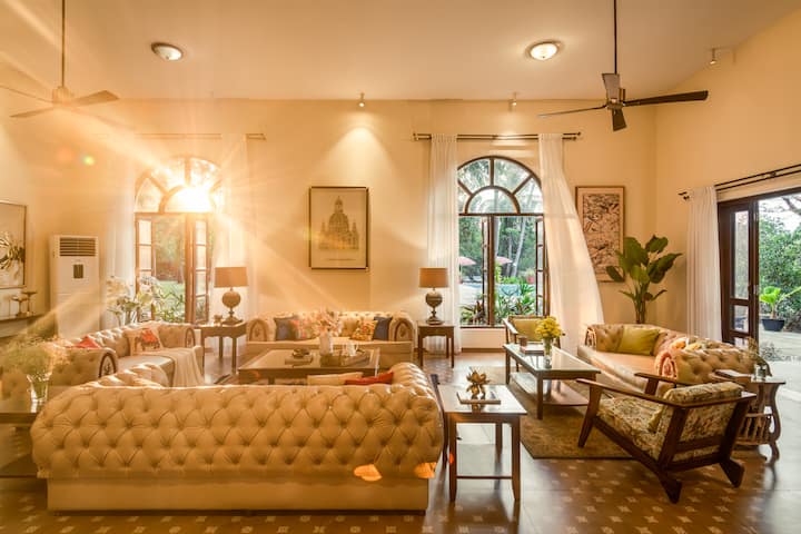 Living room image 3