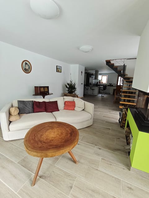 Spacious house, view of the slopes