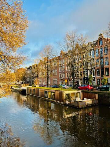Luxury Houseboat Amsterdam – Jordaan / West gallery image 2