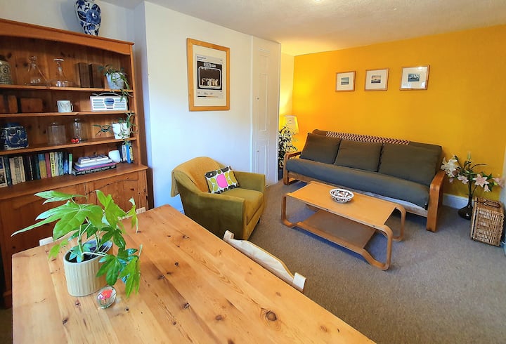 Beautiful Seafront Square - 2 Bedroom Apartment - Rottingdean