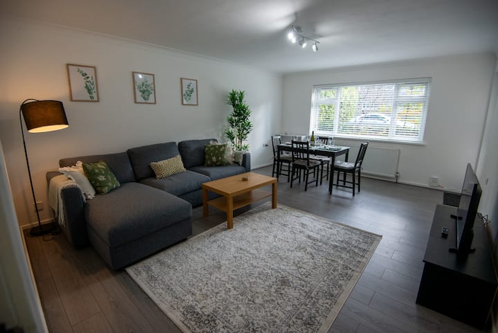Comfortable 2 Bed Home In Leafy Surbiton, London - Surbiton