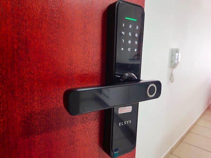 Digital lock, plus convenience for your SELF CHECK-IN.