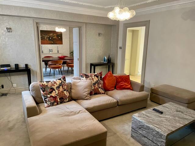 Central Mayfair 3 Bed Apartment – 2000ft/185 sqm gallery image 3