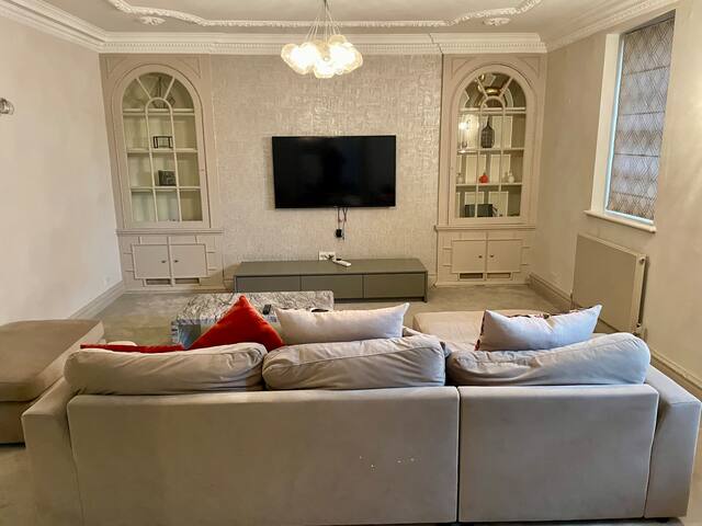 Central Mayfair 3 Bed Apartment – 2000ft/185 sqm gallery image 4