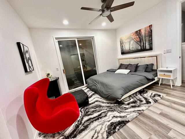 Ultra modern new home w/rooftop gallery image 5