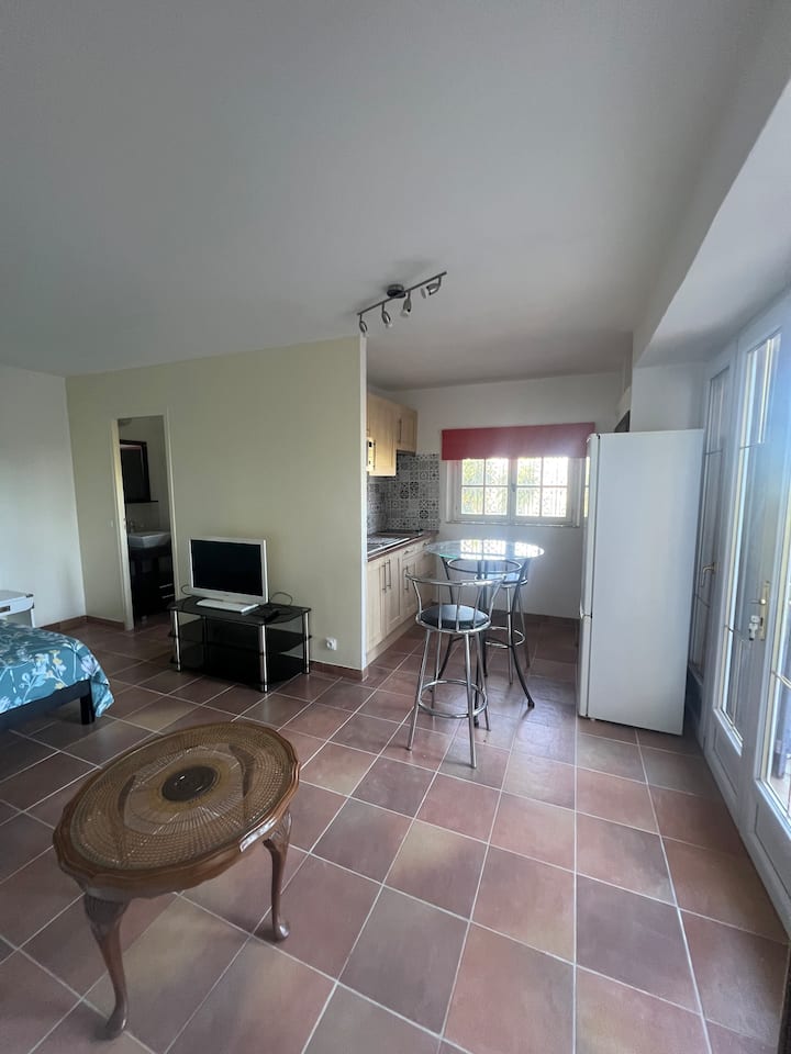 Studio / Quartier Sémaphore / Parking Privé. - Sainte-Maxime