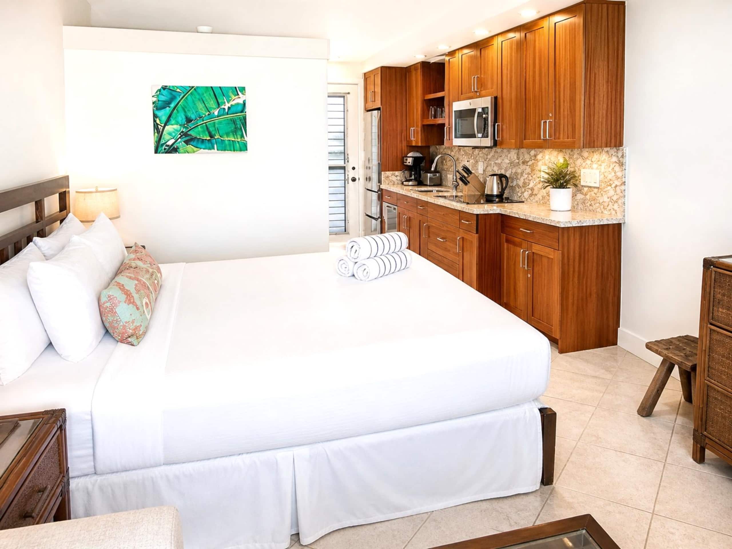 Condo in Lahaina · ★5.0 · 1 bedroom · 1 bed · 1 bath - Image 19