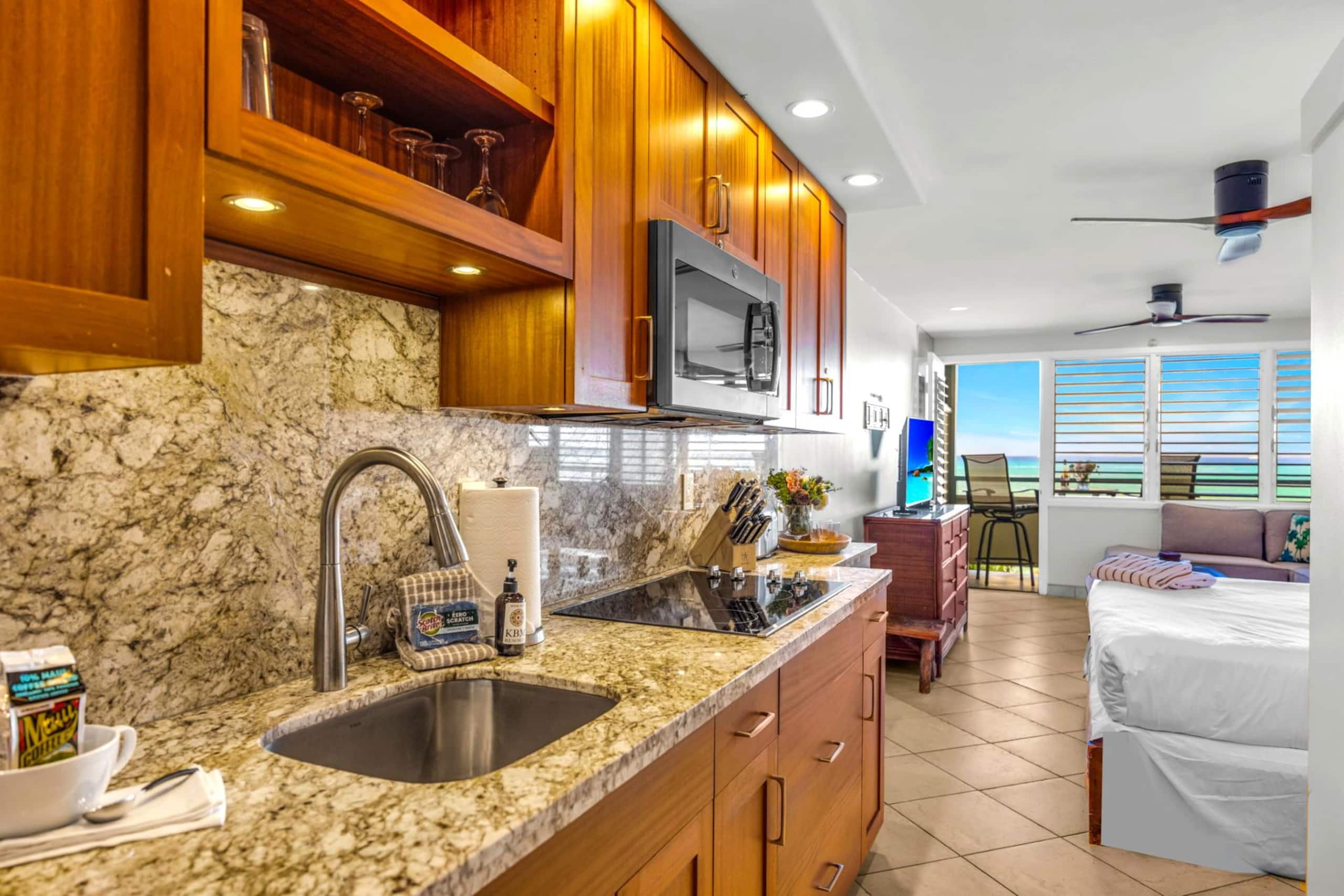 Condo in Lahaina · ★5.0 · 1 bedroom · 1 bed · 1 bath - Image 25