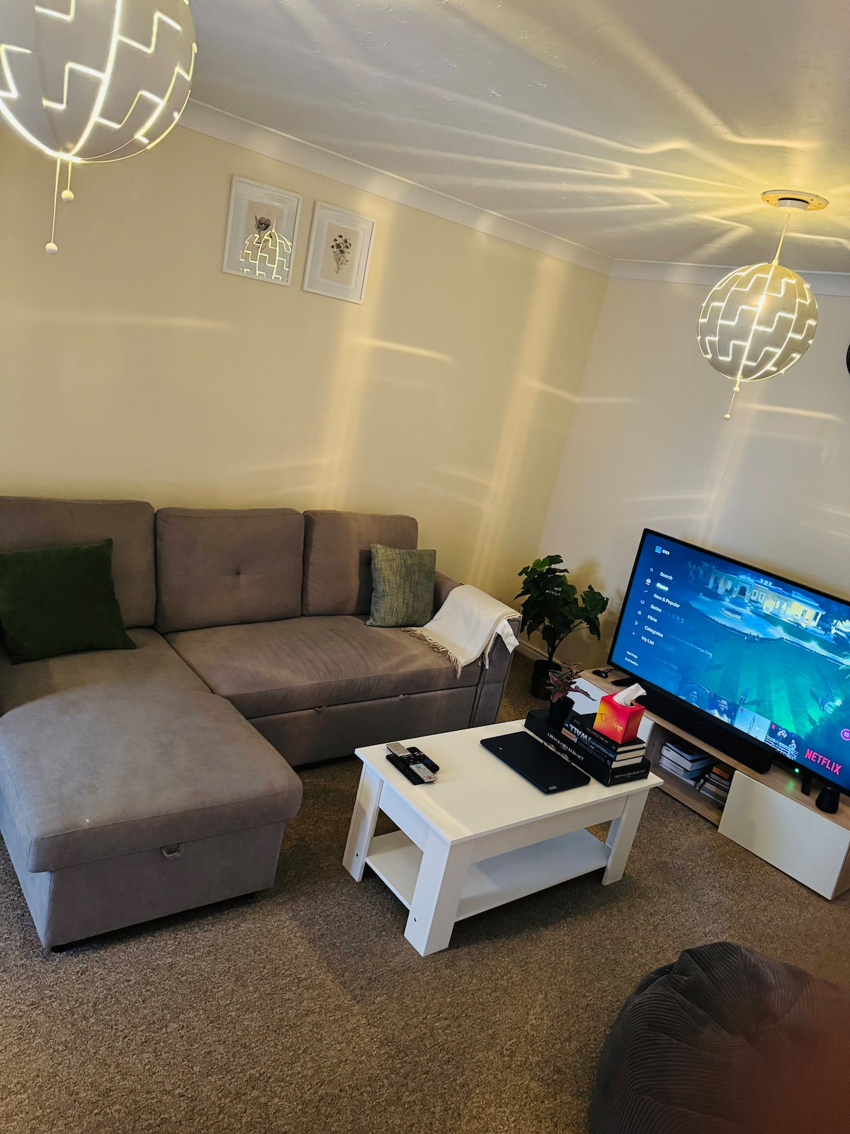 Successful Airbnb property: Comfortable 2 Bedroom Apartment @ Chafford Hundred in Swanscombe And Greenhithe