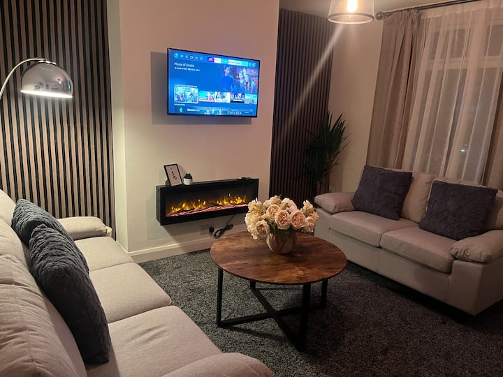 Modern, Fresh Yorkshire Home - Barnsley