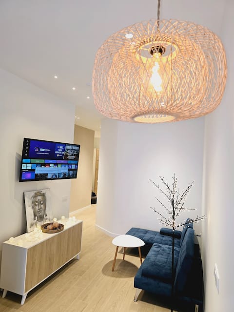 Top Airbnb: Brand New! Clean & close to everything! Fast WiFi en València