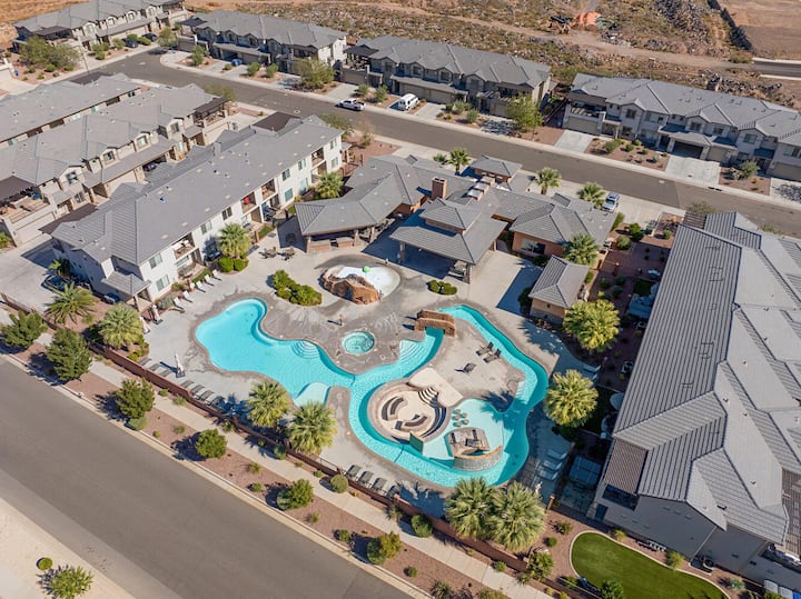 Escape 2 Zion~sleeps 30~heated Pool~lazy River - Hurricane, UT