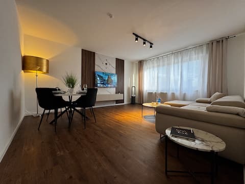 Prime location in Marl! Newly renovated apartment for up to 6 people