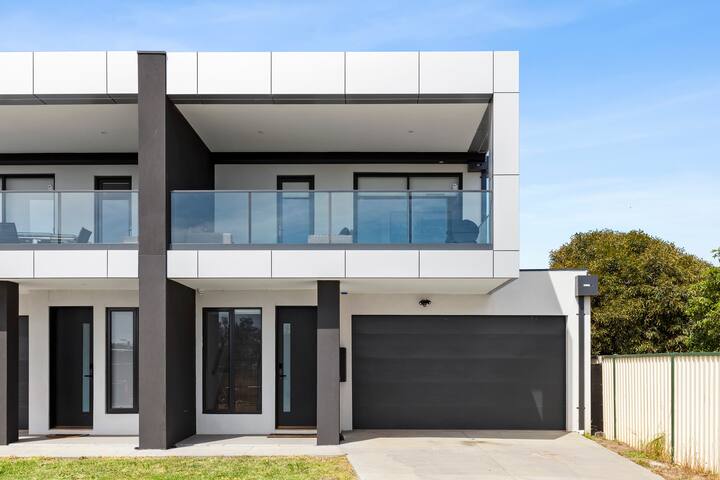 The Ideal Group Escape gallery image 3