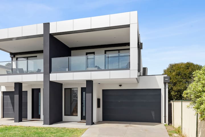 The Ideal Group Escape