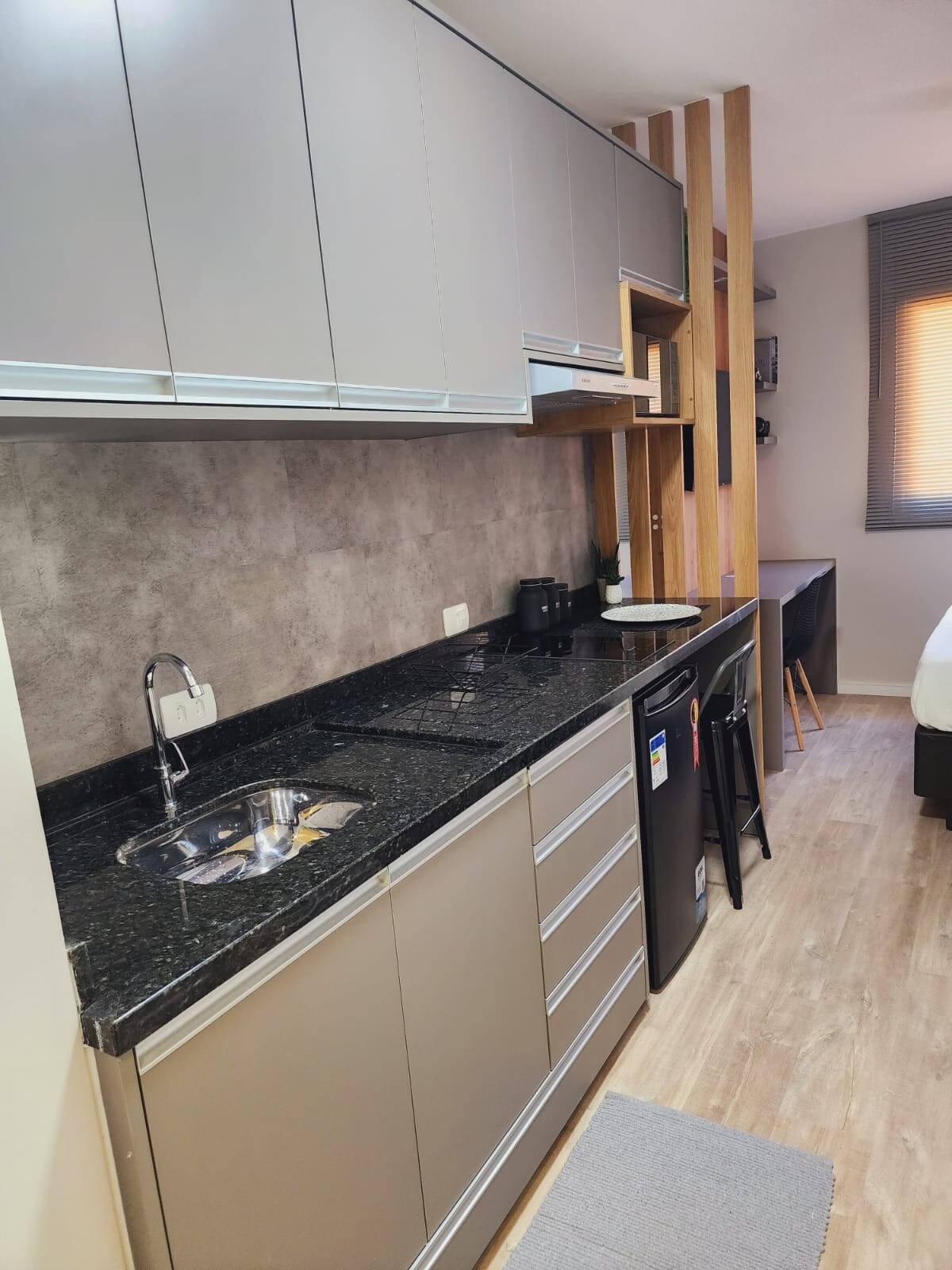 Anúncio popular: Studio with a swimming pool and fitness center. em Novo Mundo