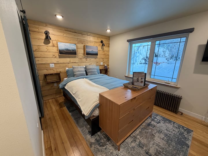 Mid-luxury Downtown Studio - Fairbanks, AK