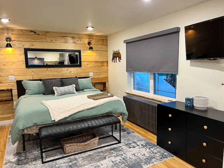 Mid-luxury Downtown King Studio - Fairbanks, AK