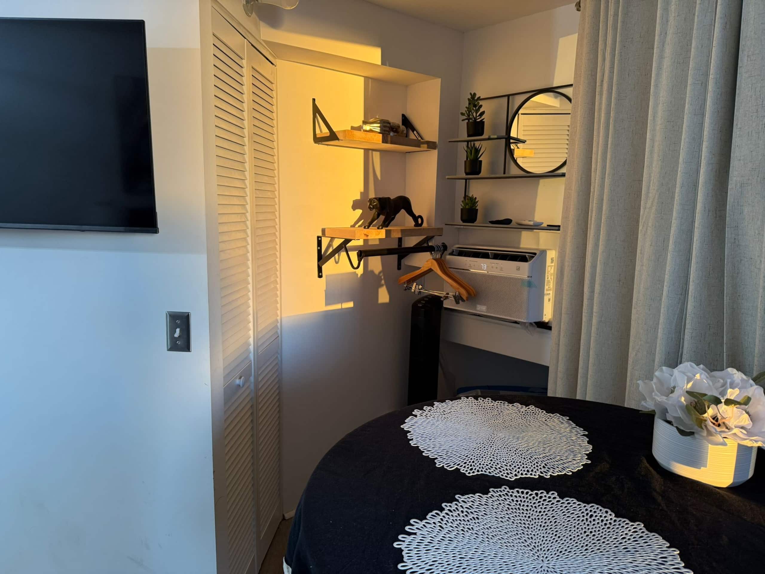 Condo in Honolulu · ★4.9 · 1 bedroom · 2 beds · 1 bath - Image 10