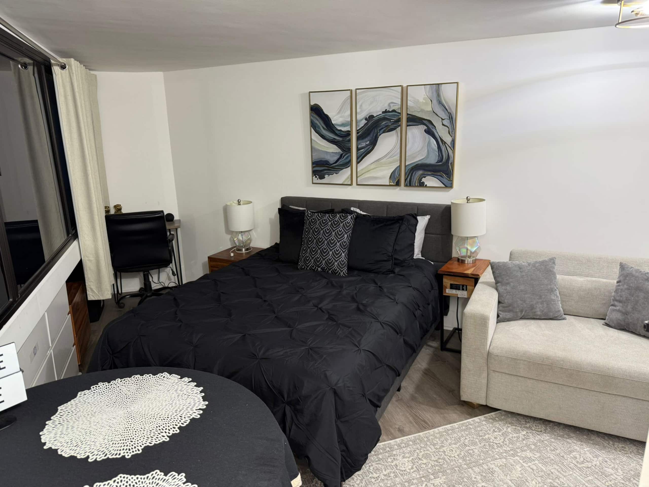 Condo in Honolulu · ★4.9 · 1 bedroom · 2 beds · 1 bath - Image 12