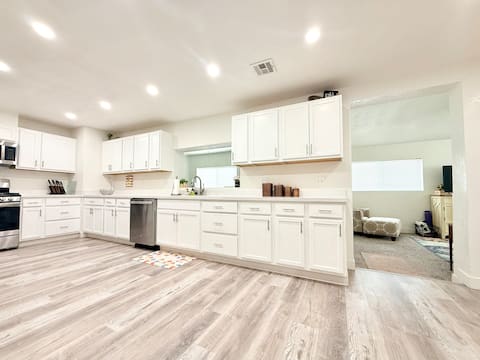 Large Clean Arizona Citrus Home