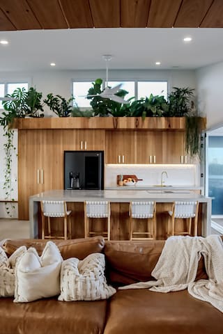 Lighthouse Beach Retreat