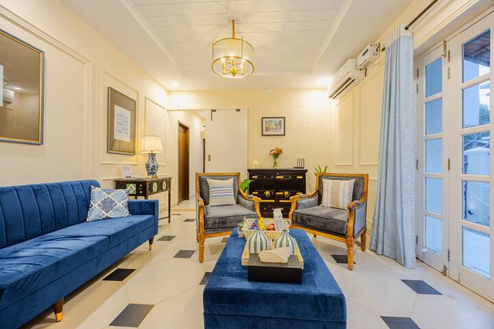 Living room image 6