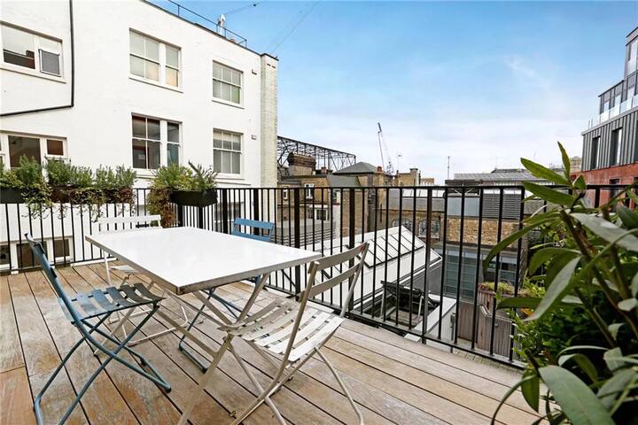 Oxford Street 3Bedroom AC Penthouse & Roof Terrace gallery image 4