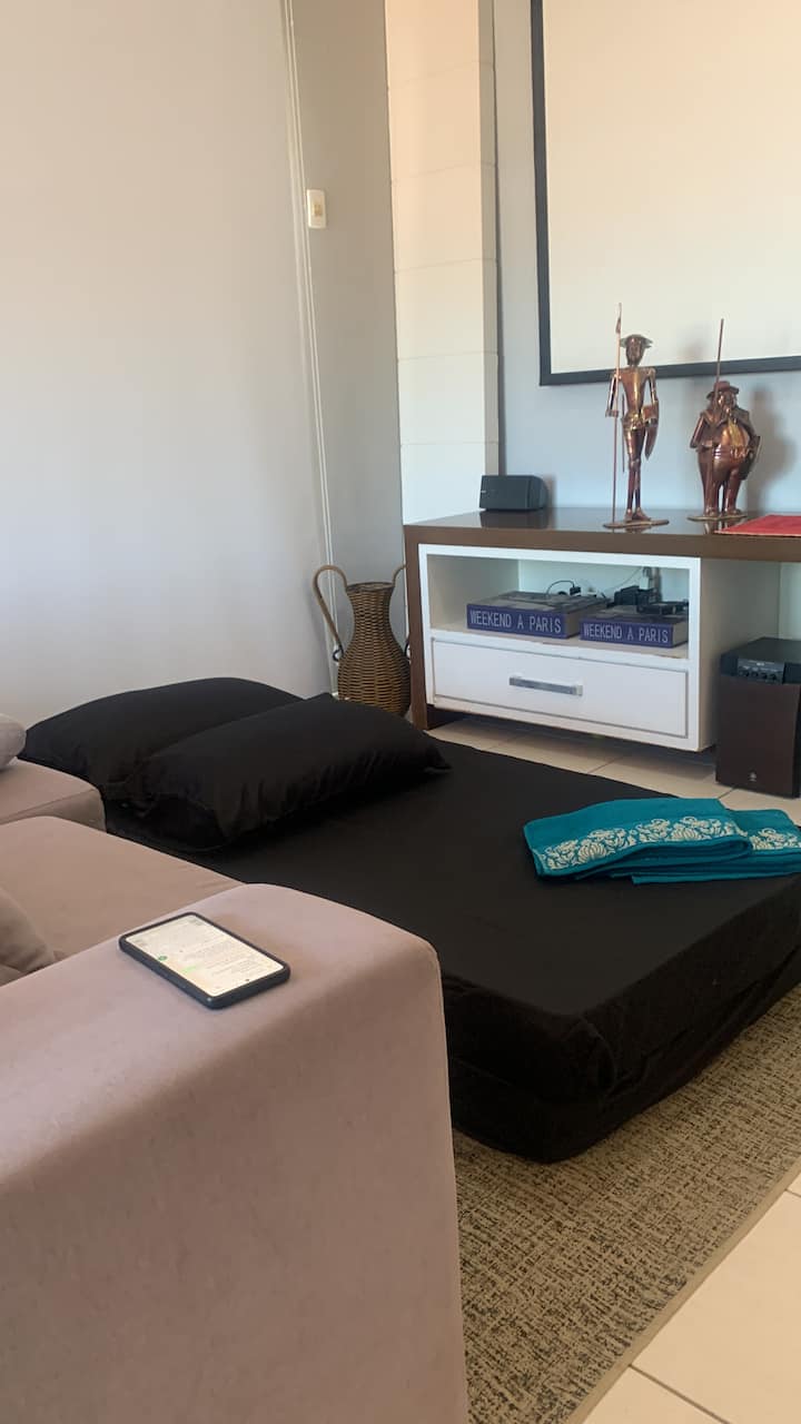 Ovo je hometheater room, gdje se nalaze četiri jednostruka madraca
