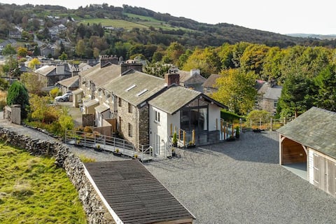 Lakes Cottage, Newby Bridge, Sleeps 8