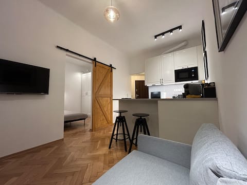 Successful Airbnb property: Filtered & Narutowicza in Ochota