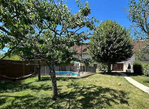 Le Tilleul, large friendly house, swimming pool