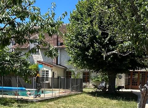Le Tilleul, large friendly house 12 p. pool