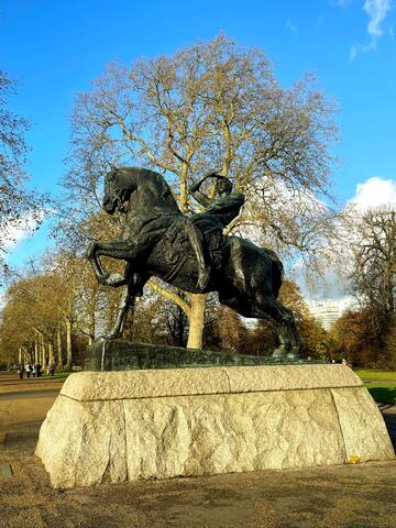 Hyde Park Mews House | Knightsbridge gallery image 3