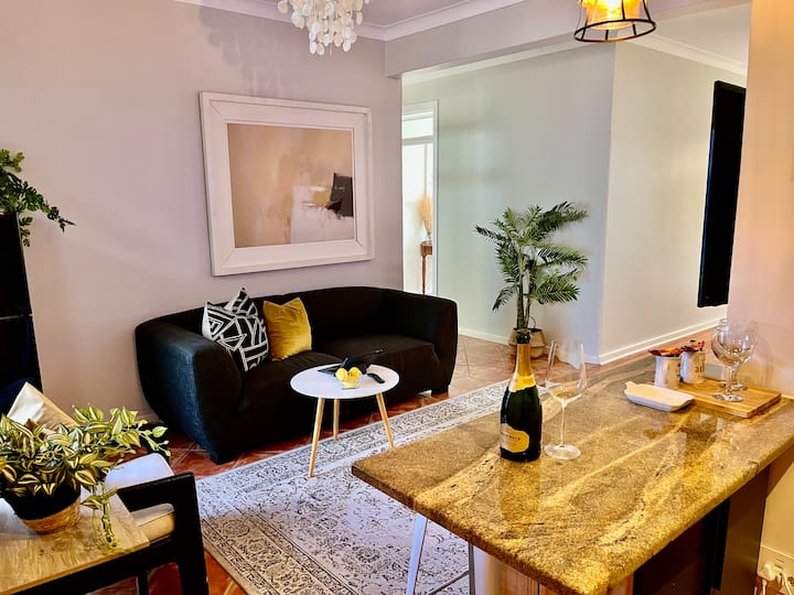 Craighall Gardens, Wifi-netflix-solar-boomed Area - Johannesburg