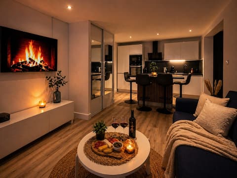 Comfortable and chic getaway Parking and Bike box