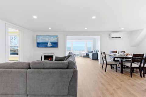 Successful Airbnb property: Belle Mer: Beachfront Bliss On Hills Beach in Biddeford