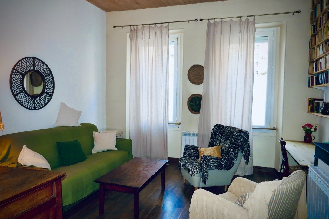 Top Airbnb: Large studio with outdoor space in Grenoble